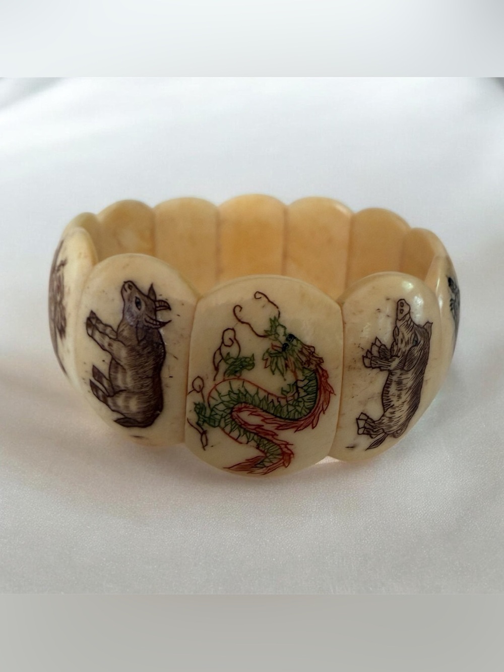Vintage Chinese Zodiac Stretch Bracelet – Hand-Painted Bone Panels – 12 Animals